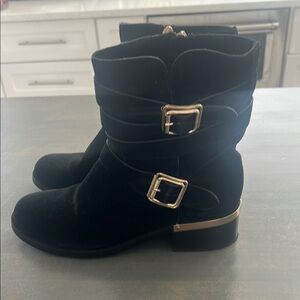 Stylish Black Ankle Boots with Buckle Detail